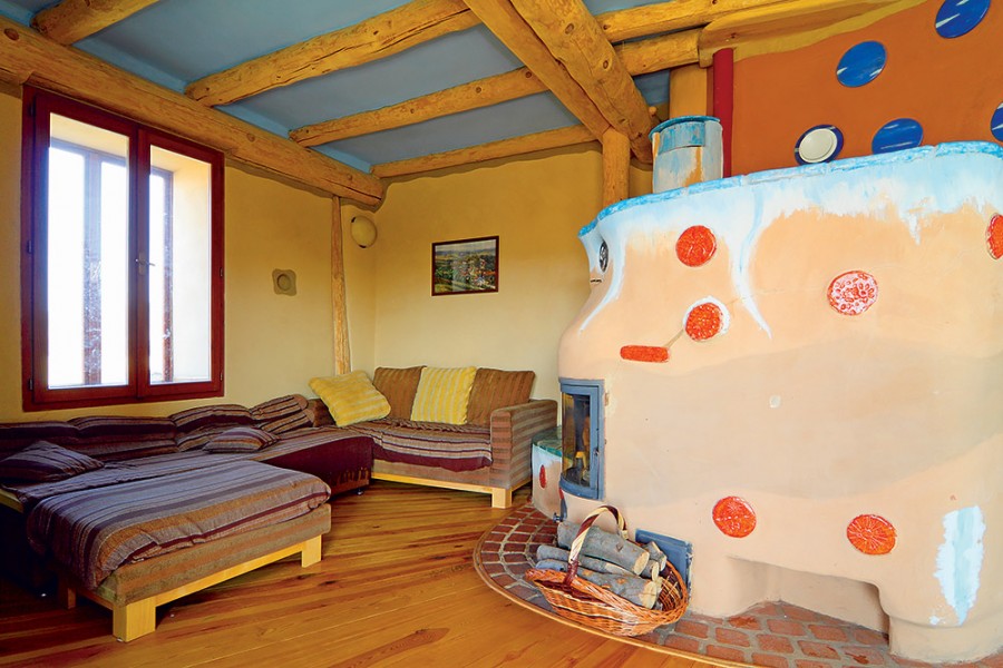 Inspirativna ekološka kuća od drveta, slame i gline u Moravskoj, Češka